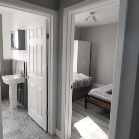 Chandos - 4 Bedroom House - 20 Mins To Centre London Exterior photo
