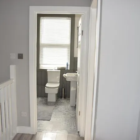 Chandos - 4 Bedroom House - 20 Mins To Centre London Exterior photo