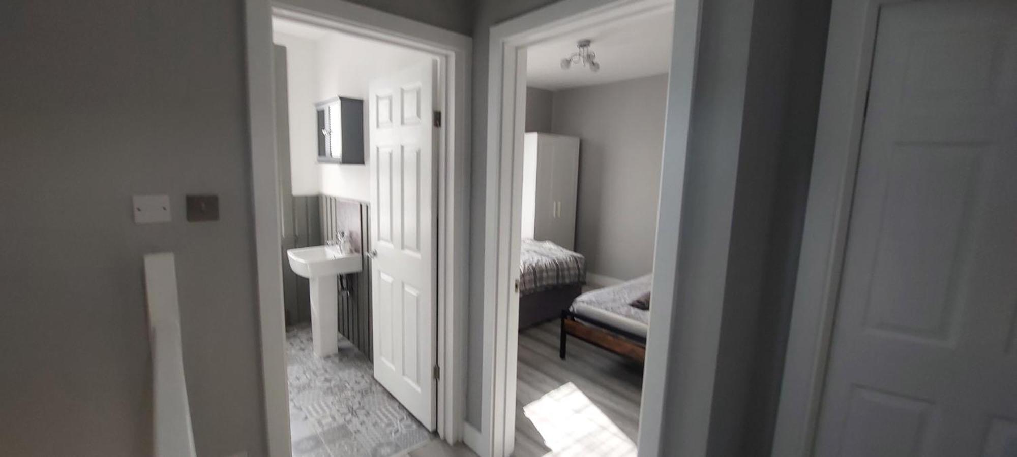 Chandos - 4 Bedroom House - 20 Mins To Centre *