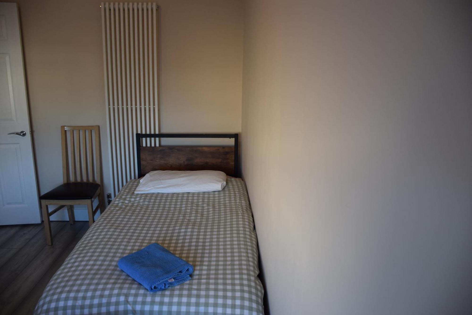 Chandos - 4 Bedroom House - 20 Mins To Centre