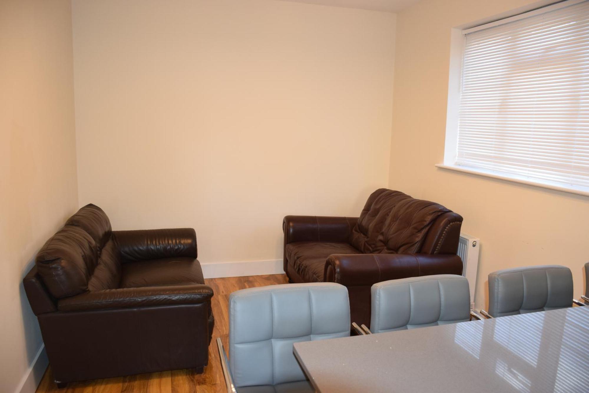 Chandos - 4 Bedroom House - 20 Mins To Centre Holiday home London