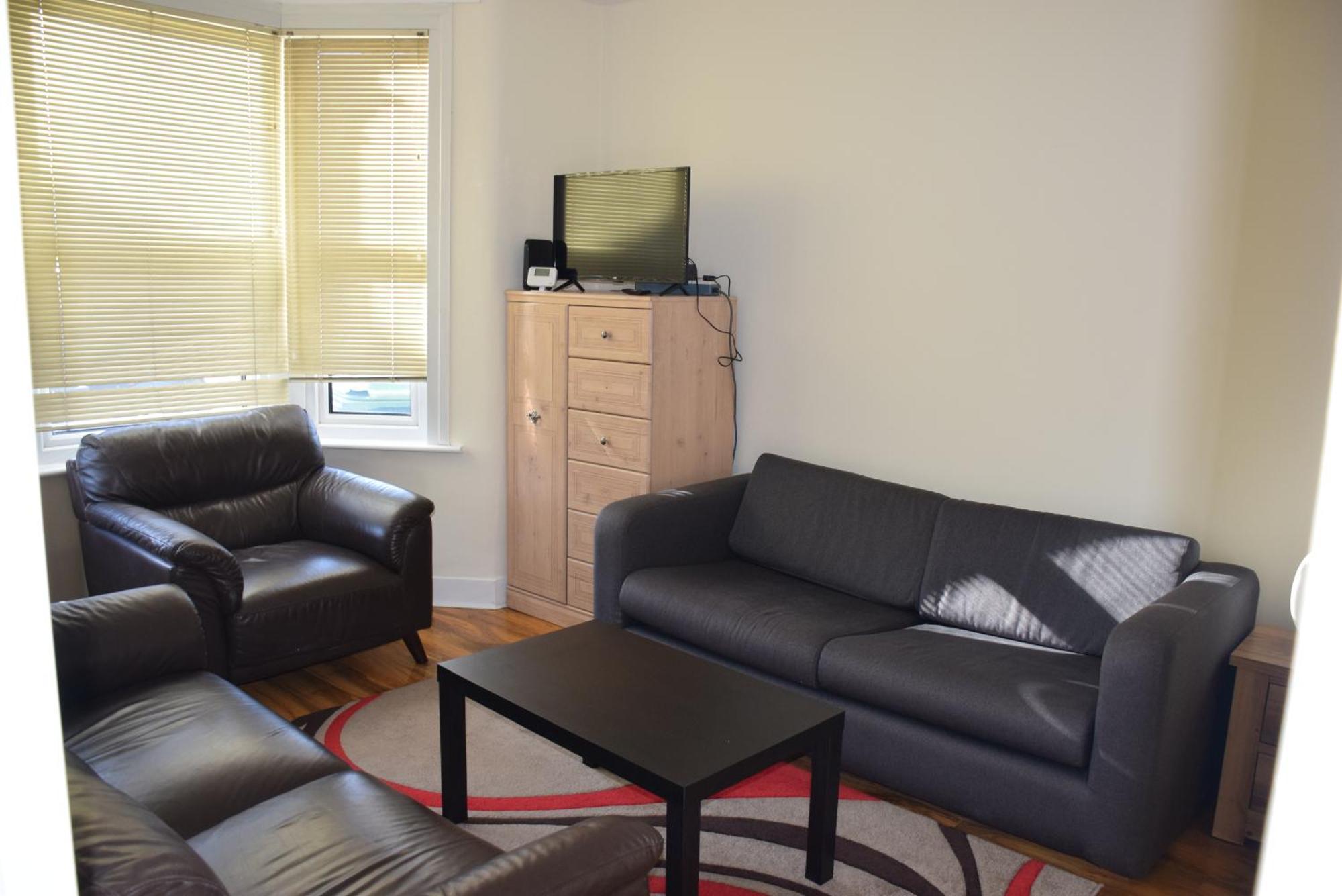 Chandos - 4 Bedroom House - 20 Mins To Centre *